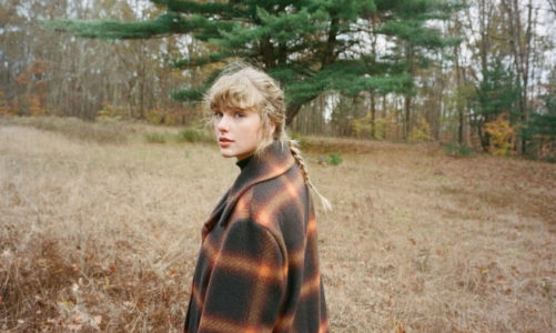 TAYLOR SWIFT LANZÓ SU NUEVO ÁLBUM EVERMORE