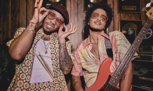 BRUNO MARS Y ANDERSON .PAAK COLABORAN EN ‘LEAVE THE DOOR OPEN’