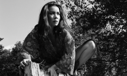 MITSKI  COMPARTE DOS NUEVAS CANCIONES “STAR” Y “HEAVEN”