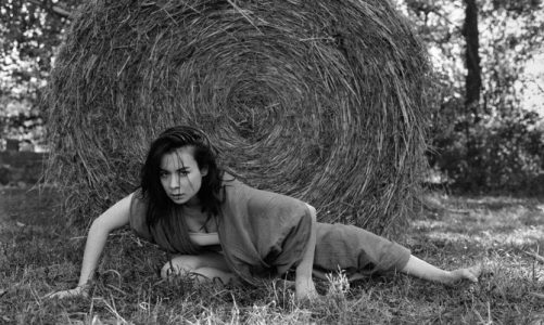 MITSKI LANZA “BUFFALO REPLACED” Y "COYOTE, MY LITTLE BROTHER”